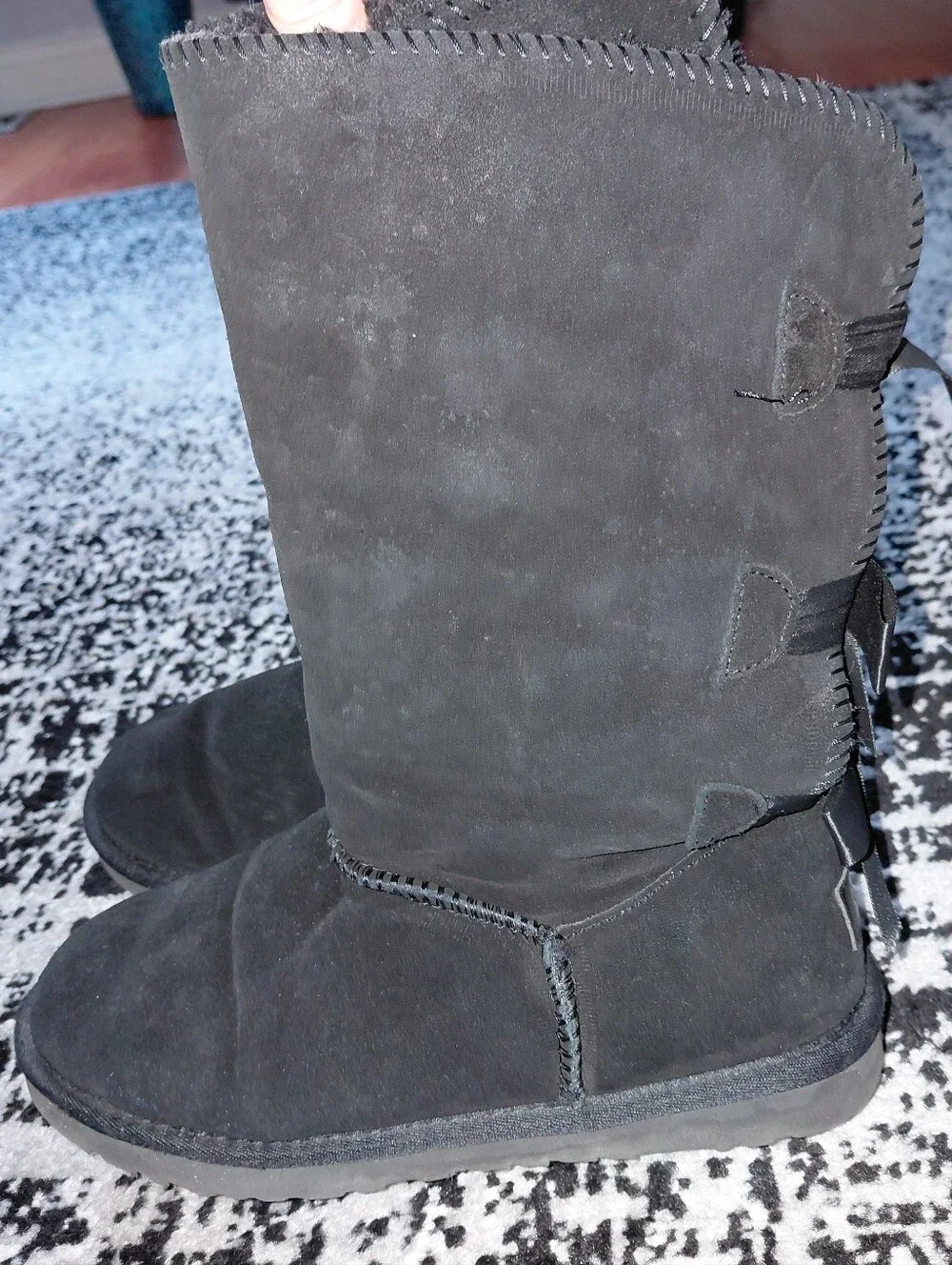 UGG Bailey Bow Tall II Boots Black Size 8.5 Sheepskin Suede Triple Bow Cozy CC